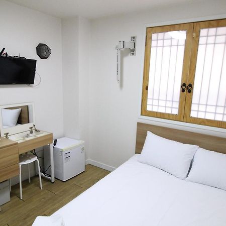 Hotel Golden Park Myeongdong Seul Zewnętrze zdjęcie