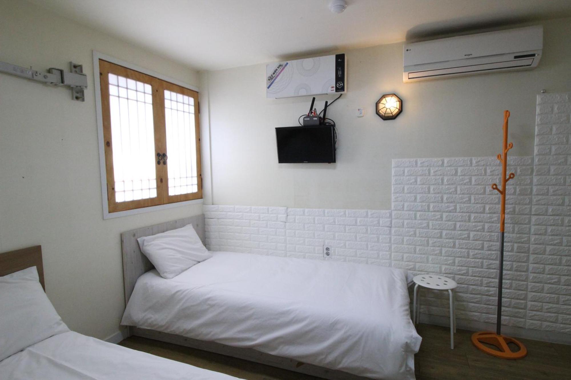 Hotel Golden Park Myeongdong Seul Zewnętrze zdjęcie